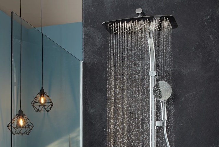 Colonne de douche à effet pluie