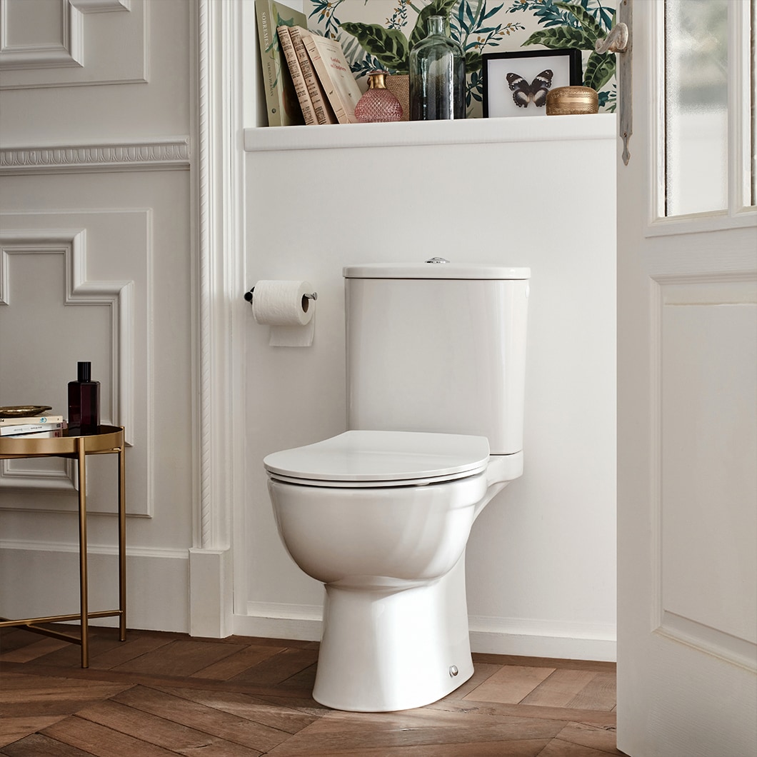 Rendez votre espace plus fonctionnel en y ajoutant des accessoires WC et  bidet qui compléteront vos toilettes avec style, tout en leur donnant une  touche de commodité ! Jacob Delafon propose les