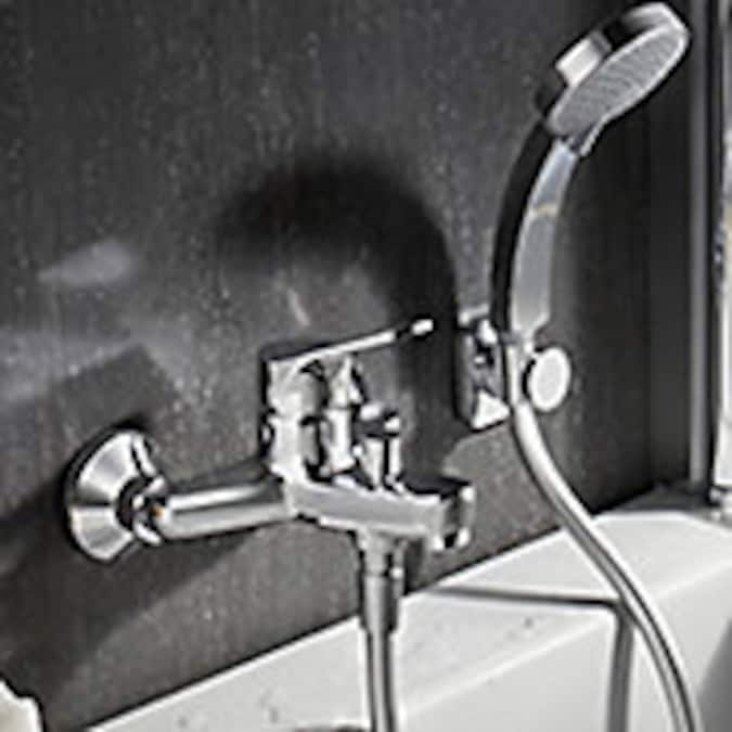 Installation murale de robinet pour baignoire