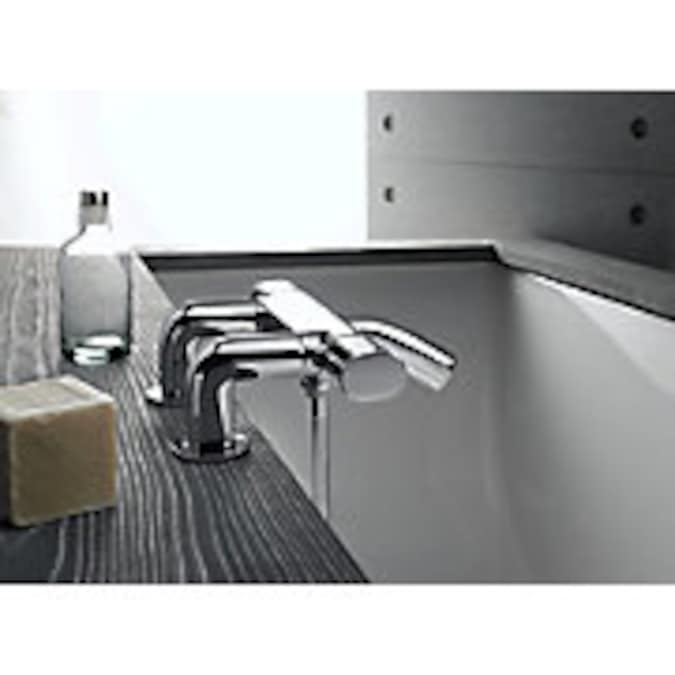 Installation de robinet sur la baignoire